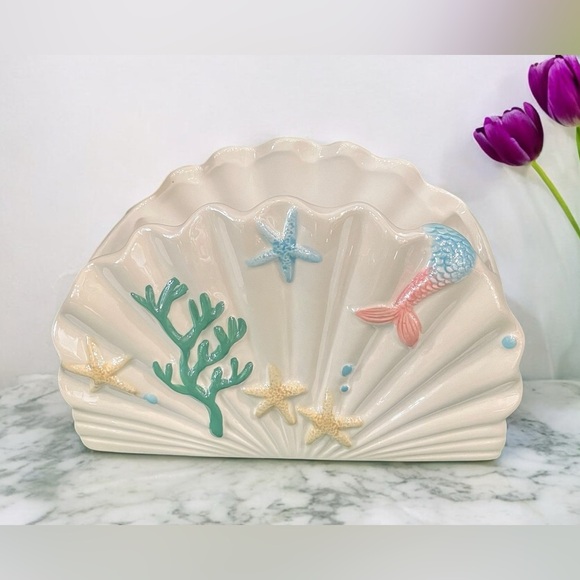 Vintage Ceramic Shell-Shaped Planter/Storage With Ocean-Themed Decorations - Picture 1 of 9